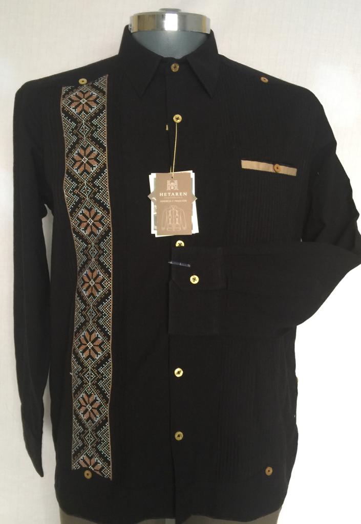 Guayabera Manga Larga MOD.108 tipo presidencial con bordado y vivo